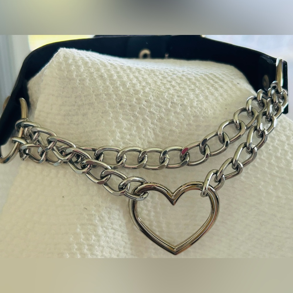 Black Collar Silver Dangling Chains Heart Necklace Bondage Gothic Adjustable 16”